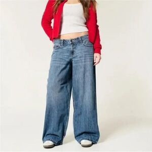 NWT Hollister Low-rise Super Baggy Jeans Women's W31 / 12 Short Extra Wide Legs
